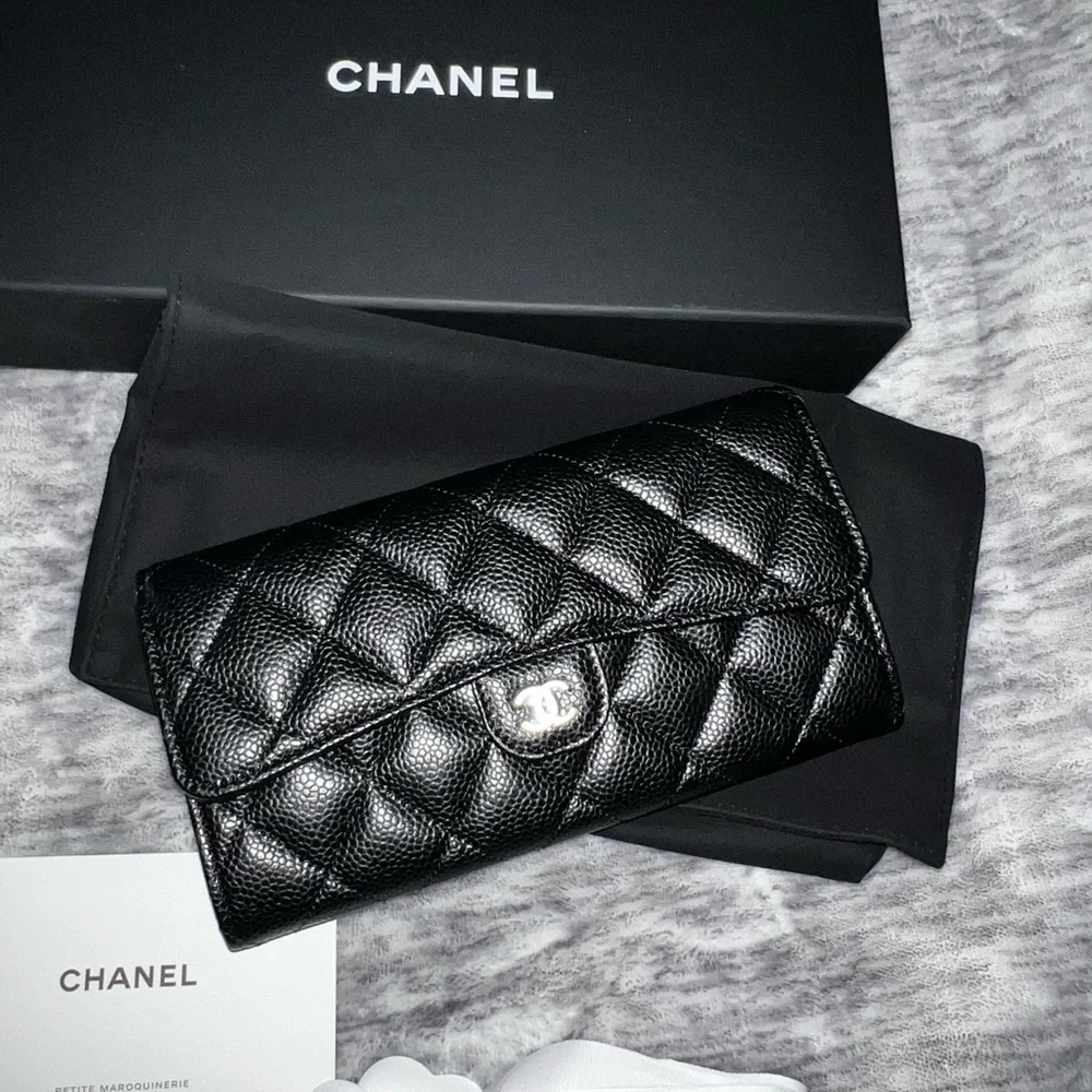 CHANEL LONG CLASSIC FLAP WALLET CAVIAR SKIN CC LOGO